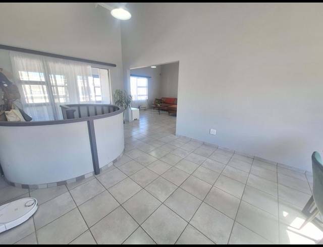 5 BEDROOM HOUSE FOR SALE IN SEEMEEU PARK